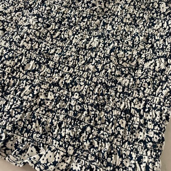 Old Navy Smocked Tank Womens LRG Sleeveless Ruffle Floral Summer Stretch Blouse - Picture 3 of 6